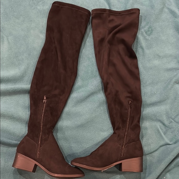 Rouge Helium Shoes - Elegant NWT Black Suade Over-the-Knee Boots Size 6 Rouge Helium